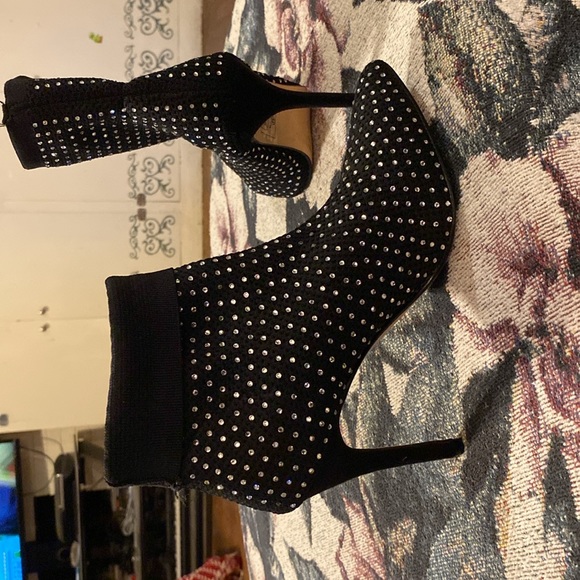 These Rough Helium stilettos with rinestones are is very good condition. - Picture 8 of 8